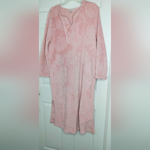 Pink Floral Textured Long Sleeve Longer - Picture 1 of 6